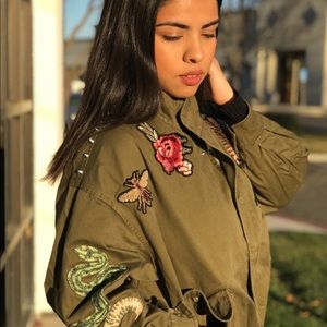 H&M embroidered bomber khaki green jacket 💚